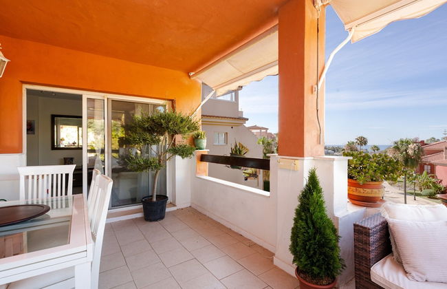 Modern Marbella Getaway - Photo 21