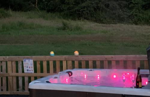 Kabin in the woods with Hot Tub - Foto 41