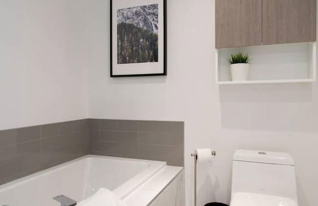 Spacious 2 Bedroom Condo in Little Italy - Foto 7