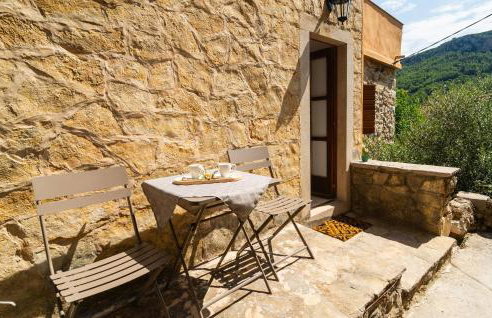 2 Bedroom Beautiful Home In Pitve - Photo 9