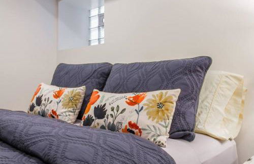 The Wrigleyville Deluxe -Steps from Wrigley Sleeps 10 - Foto 24