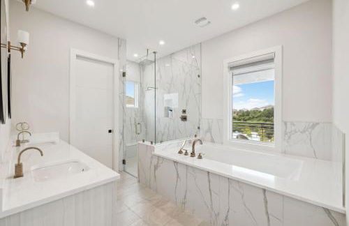 La Villa Nadia - Lakefront Luxury Vacation Rental in Destiny with Private Pool - Foto 14