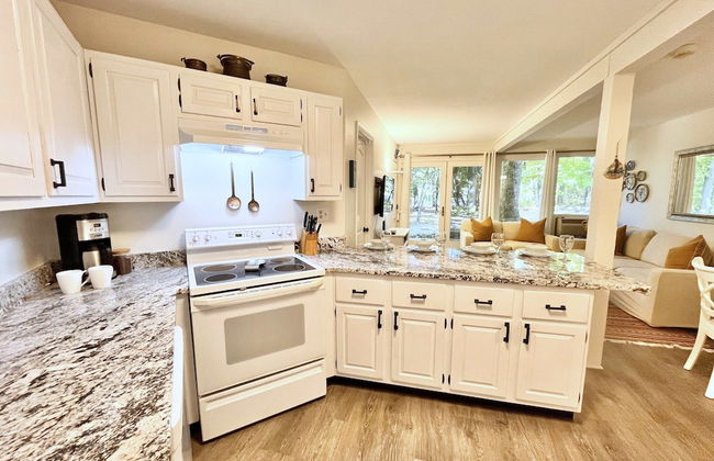 Windmill Cottage at Abbey Springs Near Lake & Shops! - Foto 10