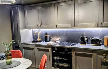 The Hideaway Bureau - Lowlands - Photo 8