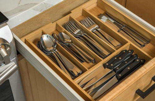 NEW Modern, Luxury Home with Hot Tub, Gym, Sauna, and 12 Minutes to Denver - Foto 47