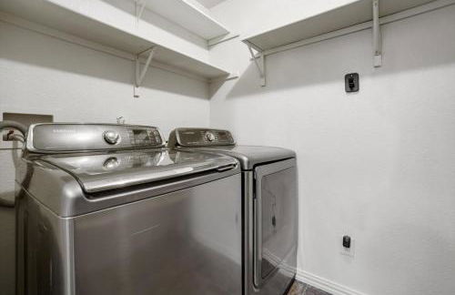 Grand 5BR 2 5B Villa with Pool & Hot Tub - Foto 28