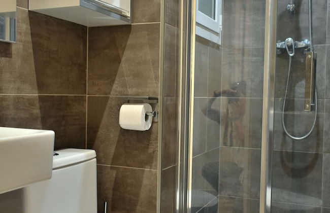 Pineda Be My Guest Castelldefels - Photo 16