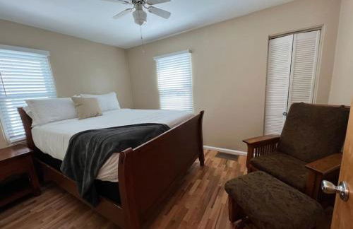 Snug, neighborly home perfect for your small group - Foto 9