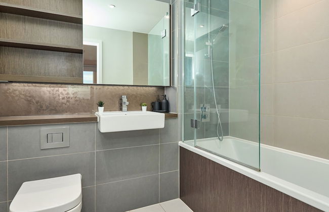 Impeccable 3-bed Apartment in London - Foto 25