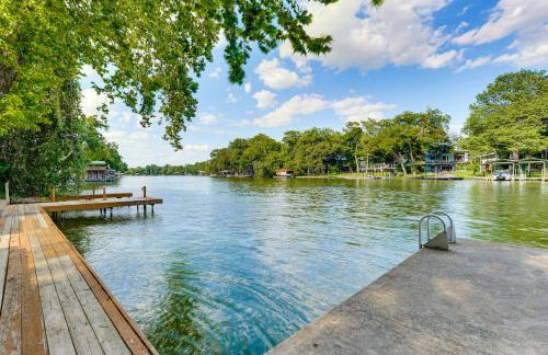 4-Season Boathouse, Hot Tub! Guadalupe River Oasis - Foto 49