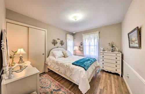 Cozy Kansas City Home with Yard - 9 Mi to Dtwn! - Foto 17