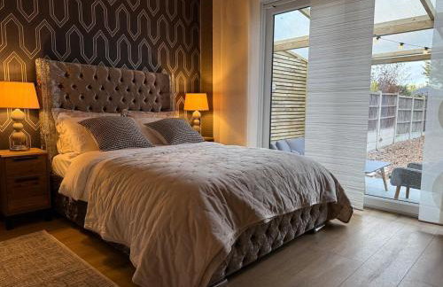 Luxury modern home log fire & outdoor living - Foto 17