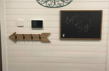 Cozy 2-bedroom Farmhouse with parking on premise - Foto 10