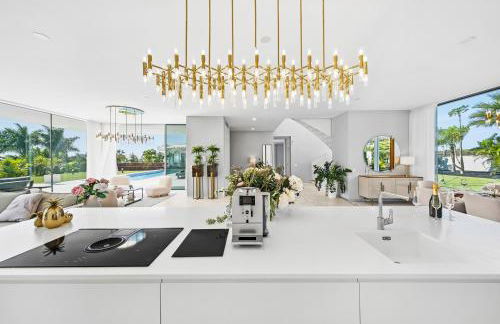 Luxury Villa with Heated Pool & Jacuzzi Near Costa Adeje Golf - Photo 29