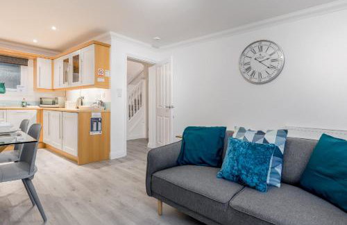 Magnolia House - Beautiful Townhouse in Old Town Poole - Photo 16