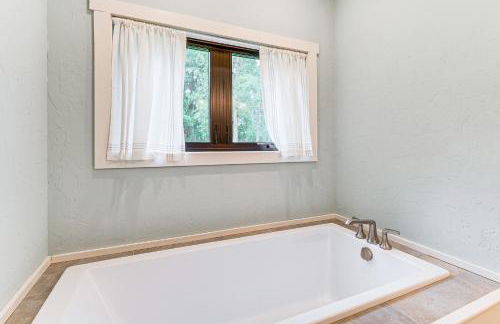 Luxe Barndominium Retreat Near Blue Spring Lake! - Foto 15