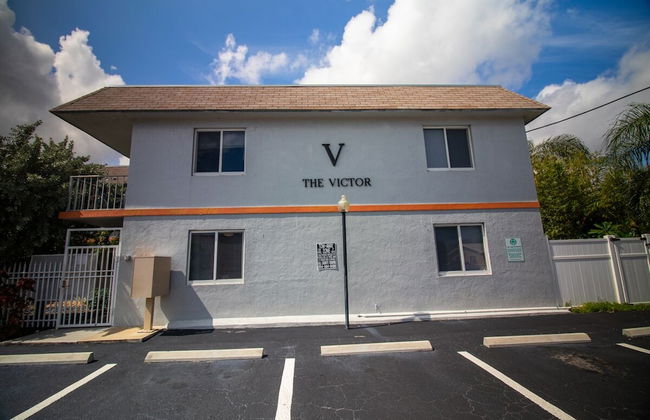 The Victor Apartments By Lowkl - Photo 43