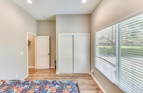 Peaceful Riverside Home with Patio, 7 Mi to Downtown - Foto 16