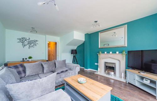 Central Townhouse Tipton - Sleeps 8 - Ideal for Contractors & Families - Foto 5