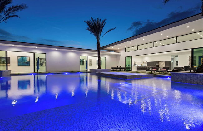 Sleeps 26 Pool, Hot Tub, Pickleball & Putting Green Bravo Villa #12 by Avantstay - Foto 52