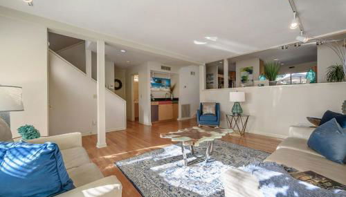 Reel relaxing across from River in Huge 24 foot Swim Spa - Foto 3