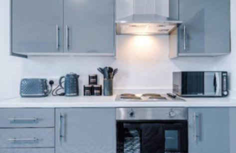 3-BR Home in Wigan | Free Wi-Fi | Comfortable Stay - Photo 11