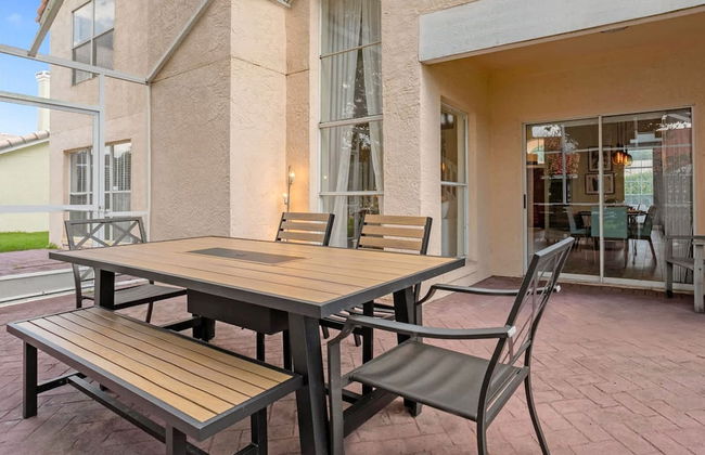 Spacious Home w Garden BBQ and Games at Golf Club - Photo 7