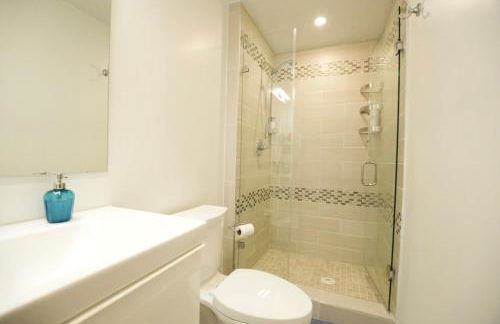 Private Unit / Private Bathroom Near BART & SF - Photo 15