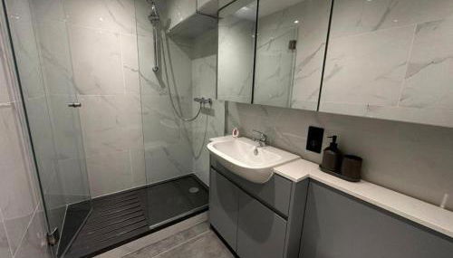 House - Sleeps 4 & Free Parking - Foto 3, Shower