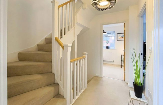 Stunning 4 Bed House With Cinema Room & Parking - Foto 26