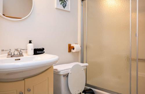 4BR Cozy Family Retreat Near Mall of GA, Near Lake Lanier - Sleeps 10 - Foto 51