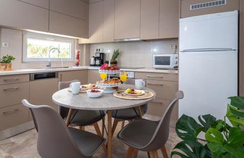 Casa EleMar Villa with Private Yard - Photo 3