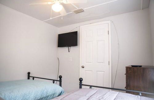 Patio I Firepit I 65 TV w/ Netflix I 472mbps I WD - Foto 7