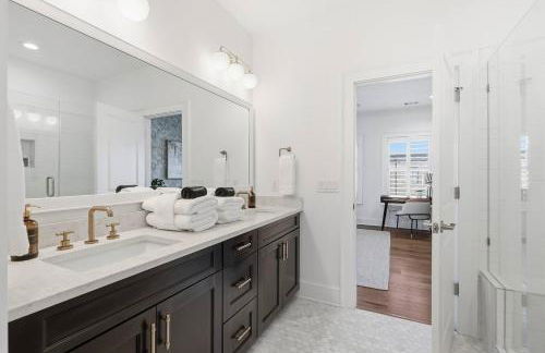 Downtown Riverfront Luxury, Steps to River Street - Foto 10