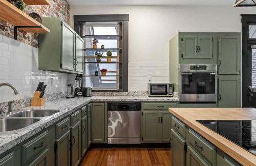 Cozy Home near Downtown - Close to Nulu - Sleeps 6 - Foto 36