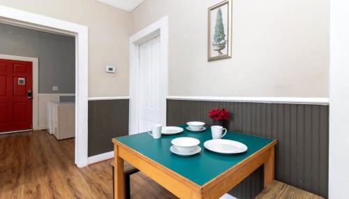 The Sunny Southern Manse Back Walk Downtown - Foto 3