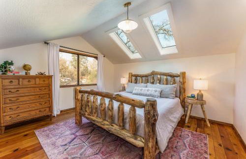 Log Cabin sleeps 20 with hot tub, EV Charger, firepit - Foto 44