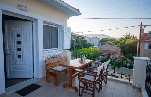 House of Hats - next to the coast - Karavomylos - Photo 5