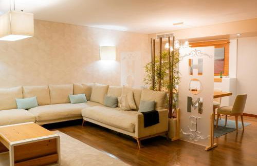 Luxury 2BR Spacious & Stylish with Patio near Metro - Foto 3