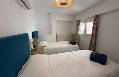 Luxury, beach front, two-bedroom apartment - Photo 9