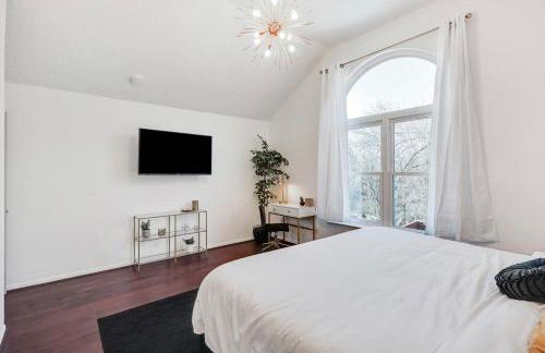 Glamorous 4BR 2,5BA Holiday Home with Pool, Game Room & Fire Pit - Foto 10