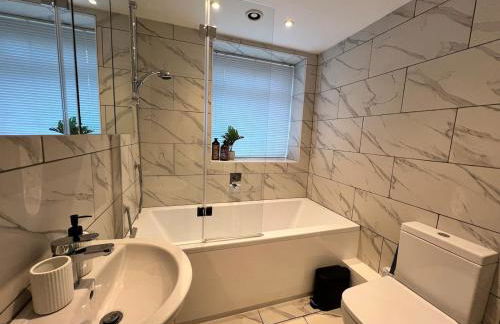 Old Betting Shop for 3 & Furry Friend - Photo 30