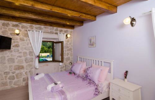 Villa Falcon Rook - Four-Bedroom Villa with Terrace and Swimming Pool - Photo 47