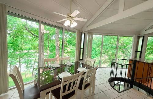 Treetop Village-2Bed2BathPoolsDockPickleball - Foto 23