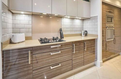 Modern Home with Garden, Corby - Foto 16