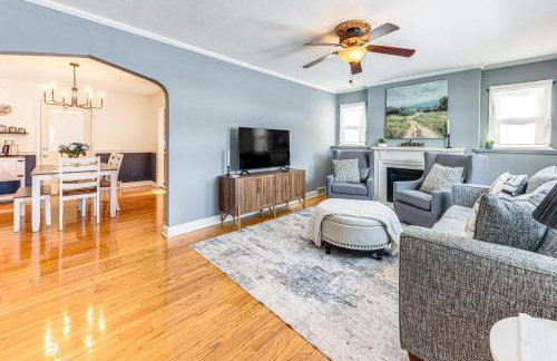 3 Mi to Hospitals Inviting Rockford Home with Yard! - Foto 5