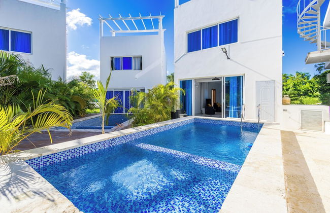 3-BR Villa with Pool & Rooftop Jacuzzi - Foto 55