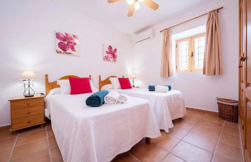 Casa Cala LLonga Quiet family house 850m from the beach - Foto 11