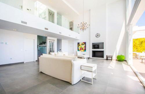 weforyou Exclusive Villa Mairena Private Pool BBQ & Views - Photo 35