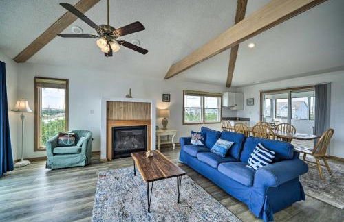 Avon Home on the Channel with Hot Tub and Deck! - Foto 13